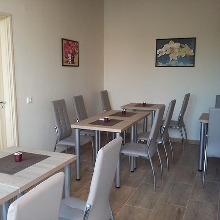 Appartement Fonix Apartman à Gyula Extérieur photo