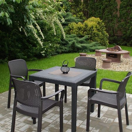 Appartement Fonix Apartman à Gyula Extérieur photo