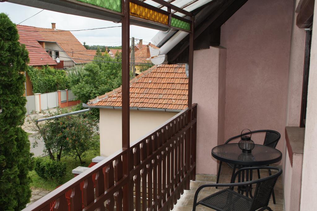 Appartement Fonix Apartman à Gyula Extérieur photo