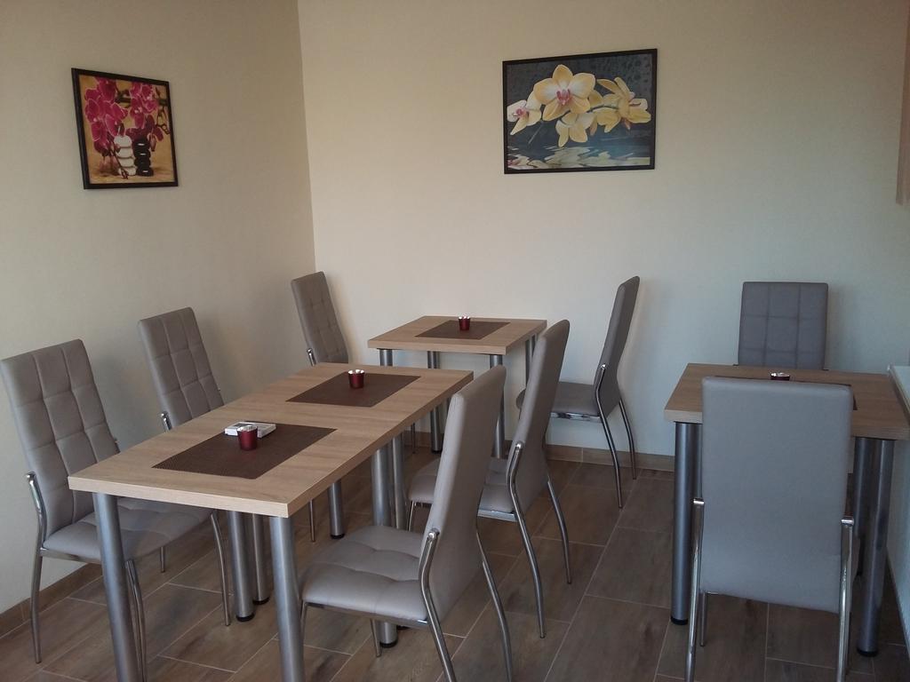 Appartement Fonix Apartman à Gyula Extérieur photo