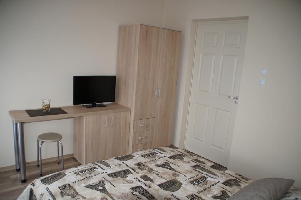 Appartement Fonix Apartman à Gyula Extérieur photo