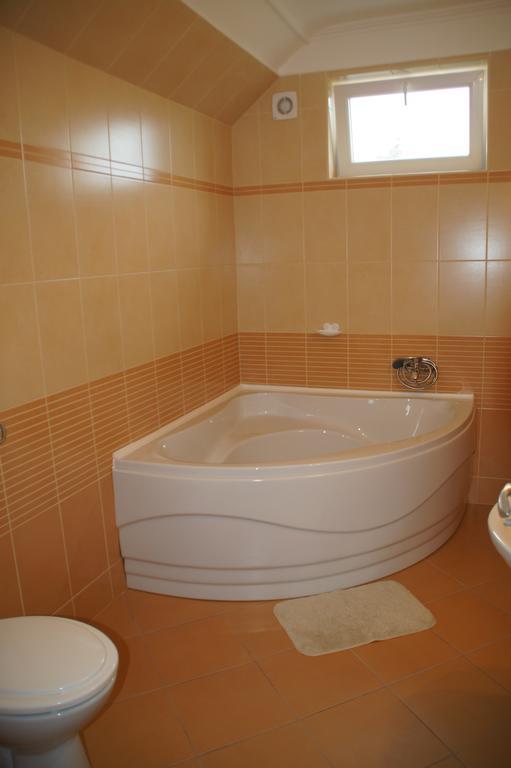 Appartement Fonix Apartman à Gyula Extérieur photo